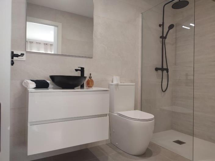 Image No.17-3 Bed Villa / Detached for sale