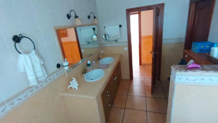 Image No.8-4 Bed House/Villa for sale