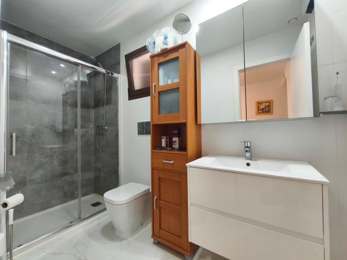 Image No.12-3 Bed Apartment for sale