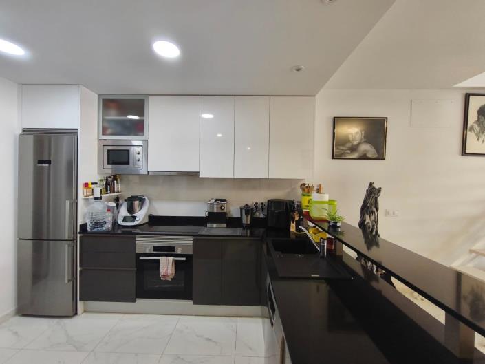 Image No.18-3 Bed Apartment for sale