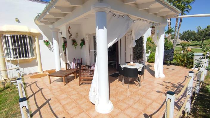 Image No.1-2 Bed House for sale