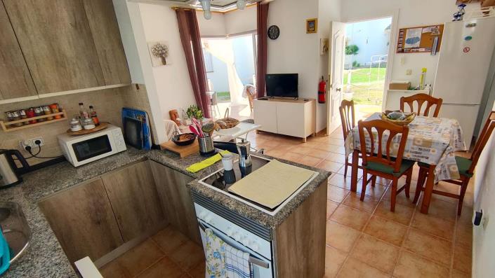 Image No.11-2 Bed House for sale