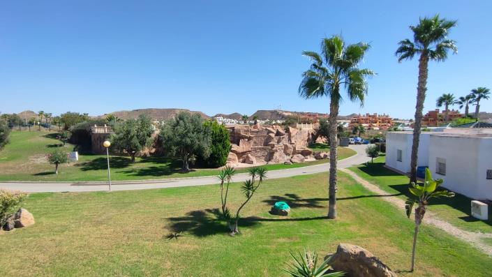 Image No.25-2 Bed House for sale