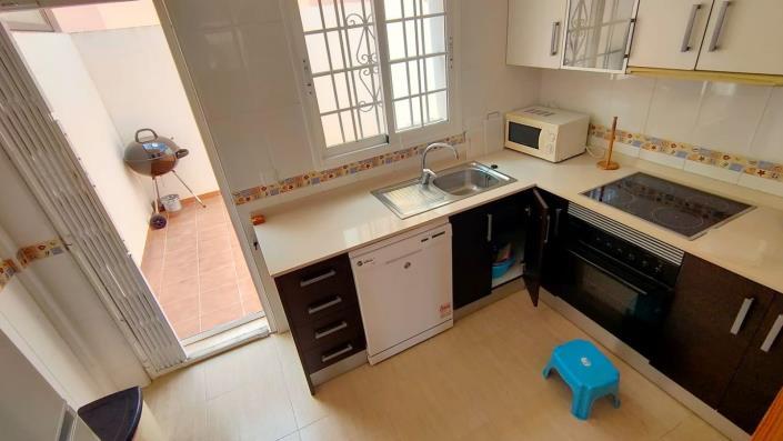 Image No.9-2 Bed House for sale