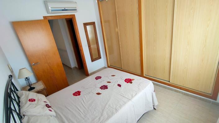 Image No.15-2 Bed House for sale