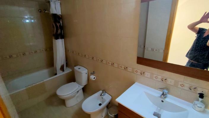 Image No.16-2 Bed House for sale