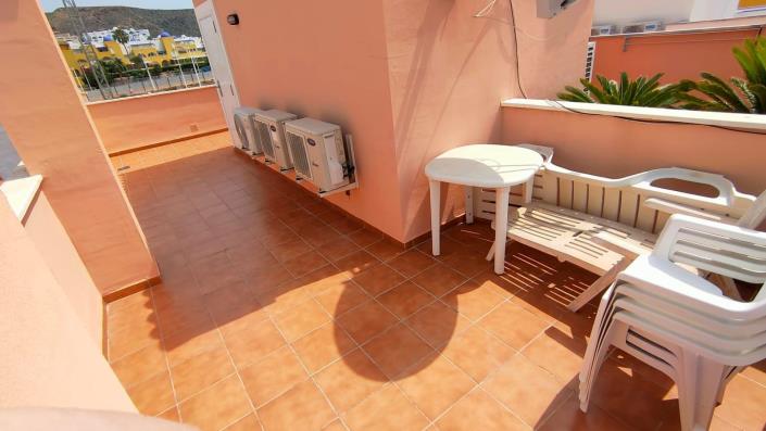 Image No.20-2 Bed House for sale