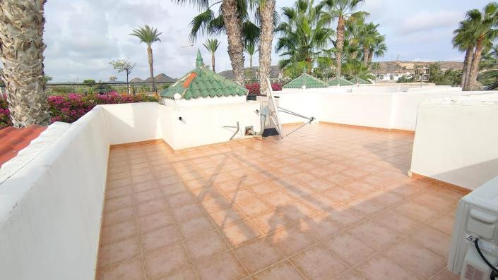 Image No.1-2 Bed House for sale