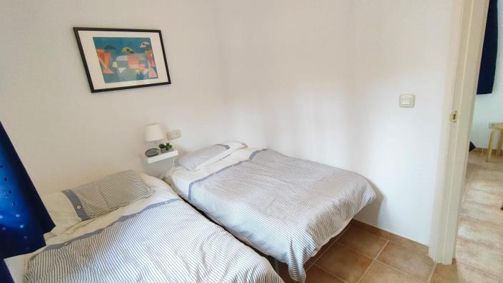 Image No.9-2 Bed House for sale