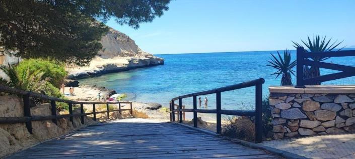 Image No.25-2 Bed House for sale