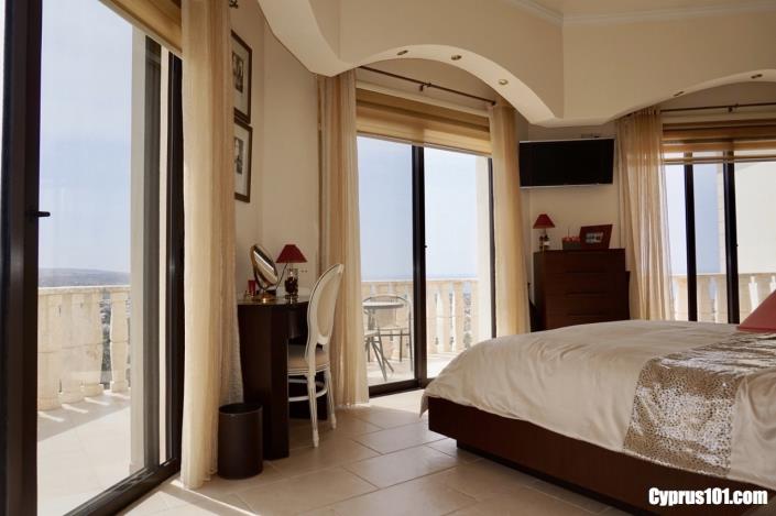 Image No.24-4 Bed Villa / Detached for sale