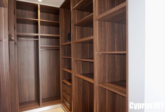 Image No.35-5 Bed Villa / Detached for sale