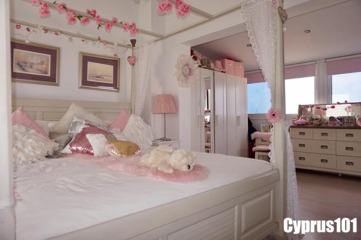 Image No.27-4 Bed Villa / Detached for sale