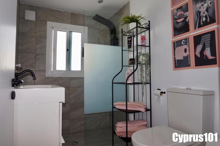 Image No.37-4 Bed Villa / Detached for sale