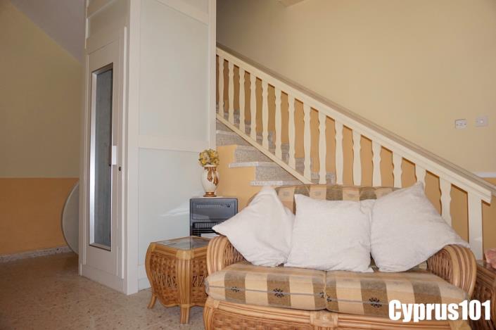 Image No.33-5 Bed Villa / Detached for sale