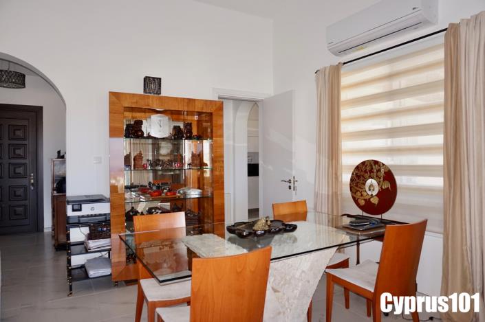 Image No.15-3 Bed Villa / Detached for sale