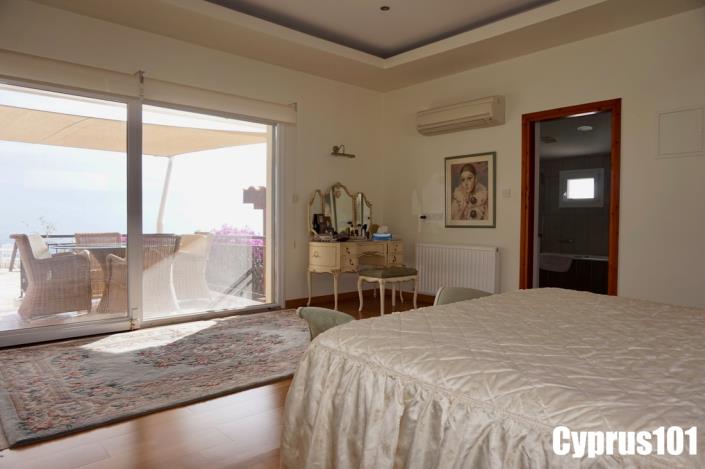 Image No.27-4 Bed Villa / Detached for sale