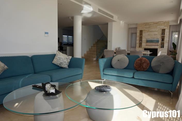 Image No.20-5 Bed Villa / Detached for sale