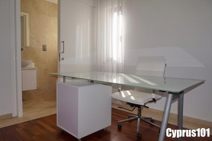 Image No.24-5 Bed Villa / Detached for sale