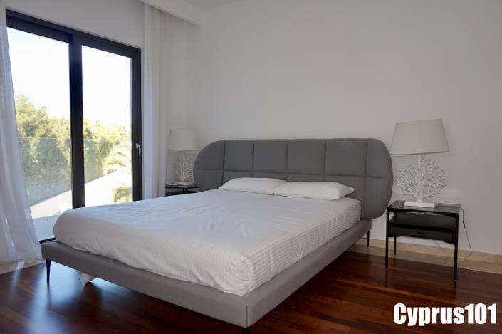 Image No.35-5 Bed Villa / Detached for sale