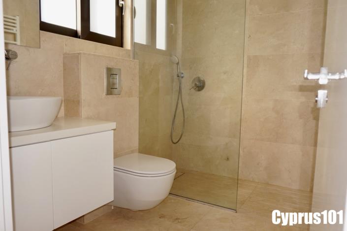 Image No.37-5 Bed Villa / Detached for sale