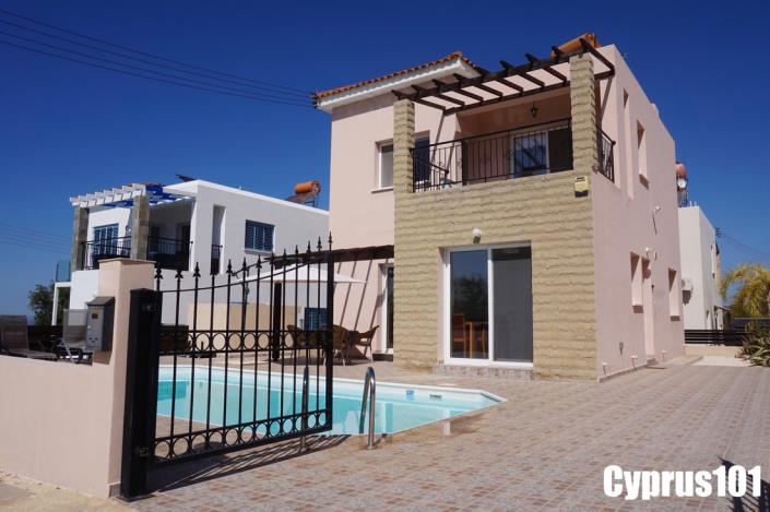 Image No.1-3 Bed Villa / Detached for sale