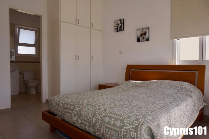 Image No.24-3 Bed Villa / Detached for sale