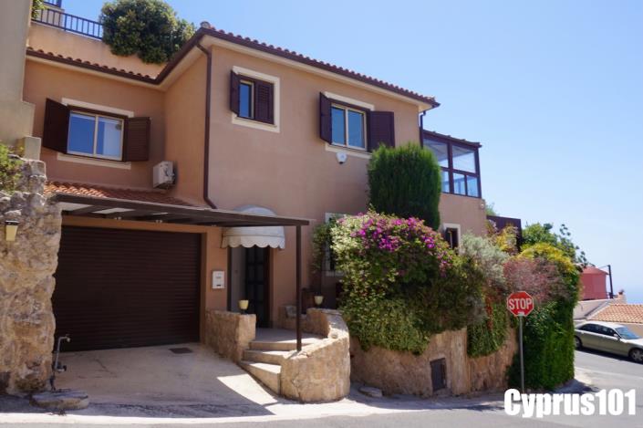 Image No.1-3 Bed Villa for sale