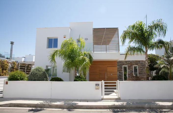 Image No.2-3 Bed Villa / Detached for sale