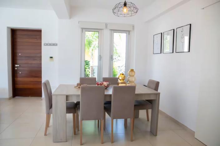 Image No.9-3 Bed Villa / Detached for sale