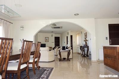 Image No.25-5 Bed Villa / Detached for sale