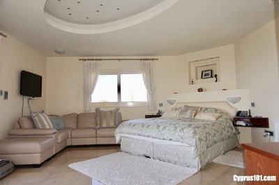 Image No.29-5 Bed Villa / Detached for sale