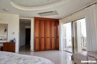 Image No.30-5 Bed Villa / Detached for sale