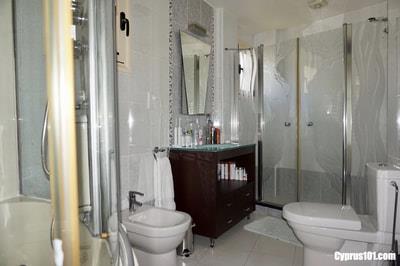 Image No.31-5 Bed Villa / Detached for sale