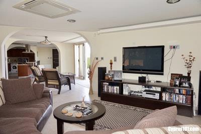 Image No.47-5 Bed Villa / Detached for sale