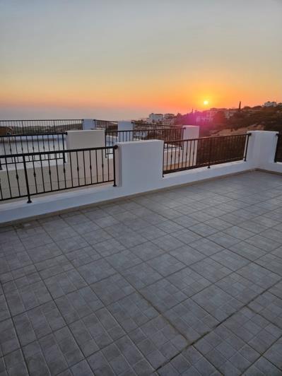 Image No.28-2 Bed Apartment for sale