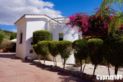 2-Tala-Paphos-villa-with-sea-mountain-views-Property-1346