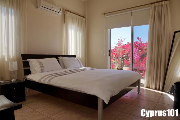 Image No.18-3 Bed Villa / Detached for sale