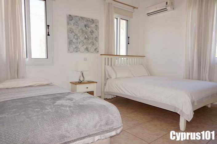 Image No.30-3 Bed Villa / Detached for sale