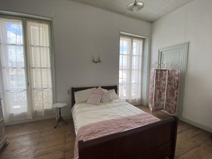 Image No.10-5 Bed House for sale