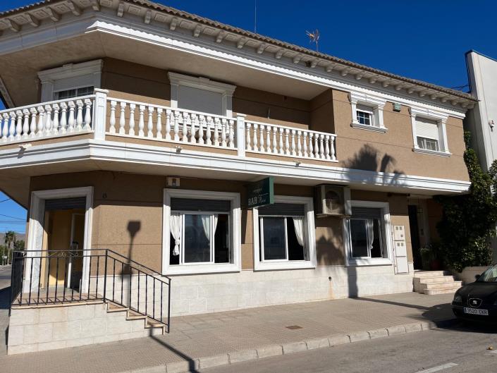 Image No.3-3 Bed House for sale