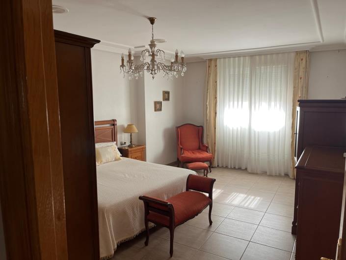 Image No.16-3 Bed House for sale