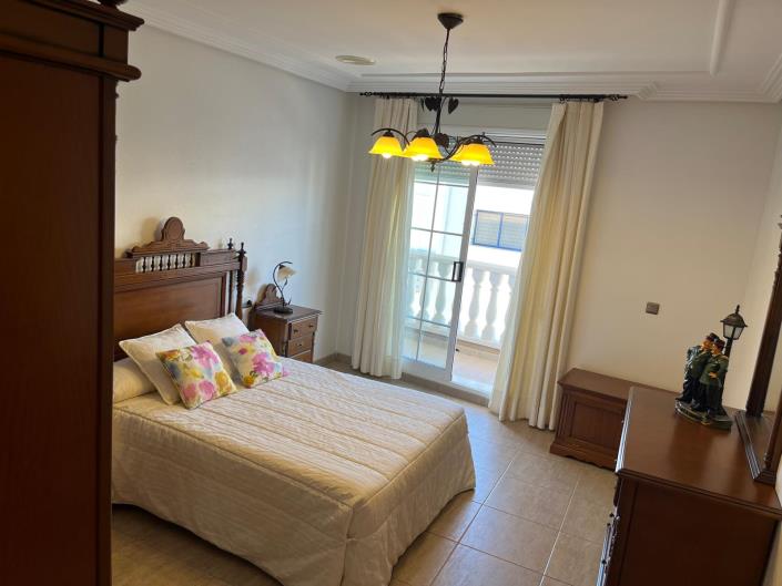 Image No.27-3 Bed House for sale