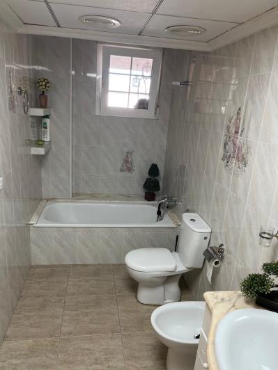 Image No.26-3 Bed House for sale