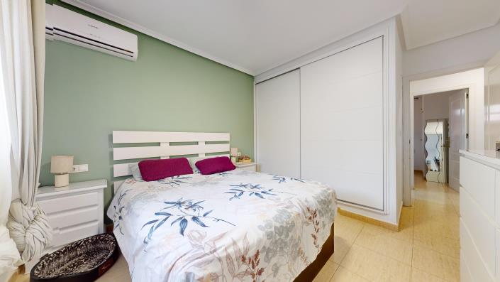 Image No.18-3 Bed Apartment for sale