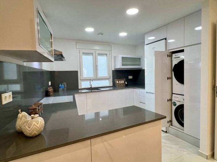 Image No.8-2 Bed Apartment for sale