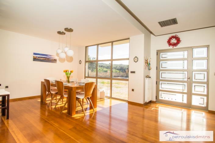 Image No.19-3 Bed Villa for sale