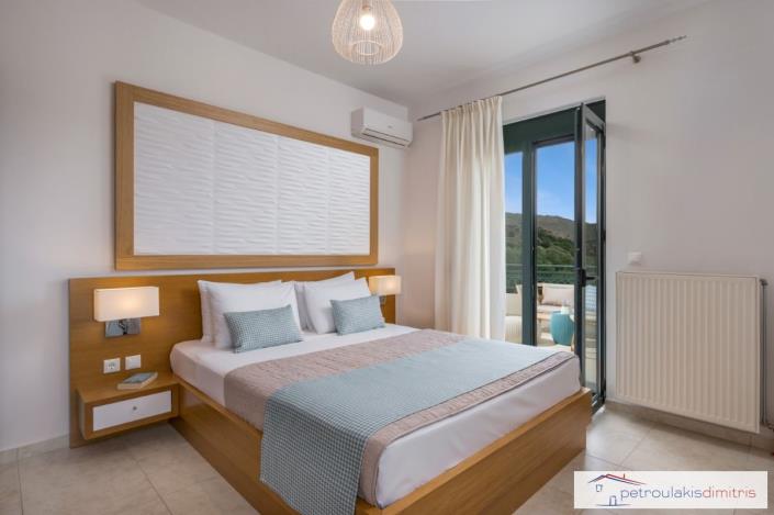 Image No.10-3 Bed Villa for sale