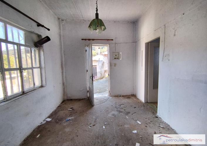 Image No.8-1 Bed House for sale