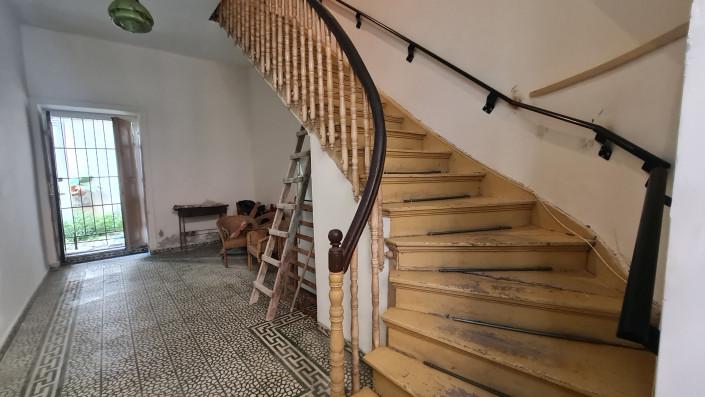 Image No.1-4 Bed Property for sale